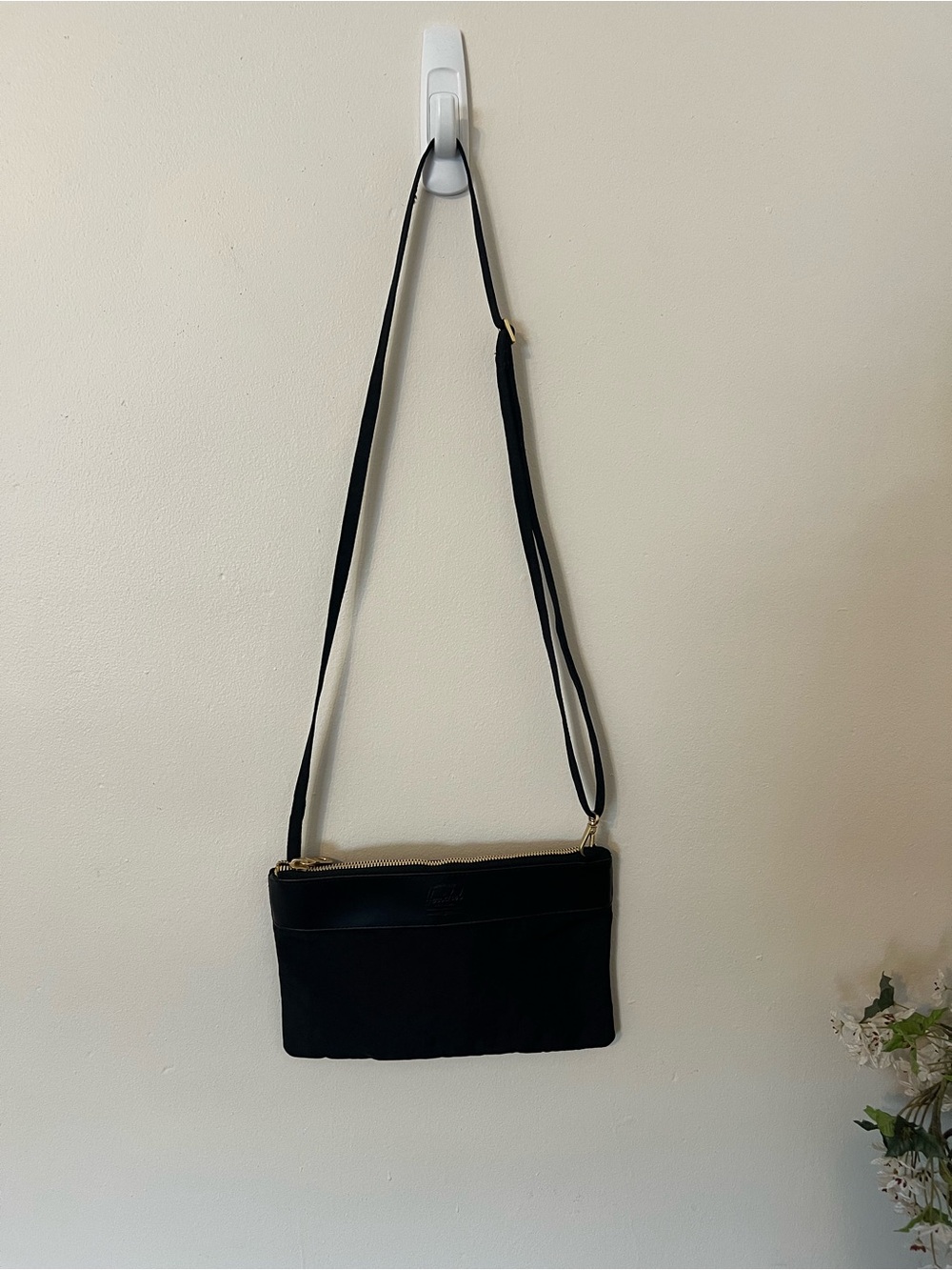Herschel Black Crossbody Bag | Nylon & Faux Leather Trim | Adjustable Strap